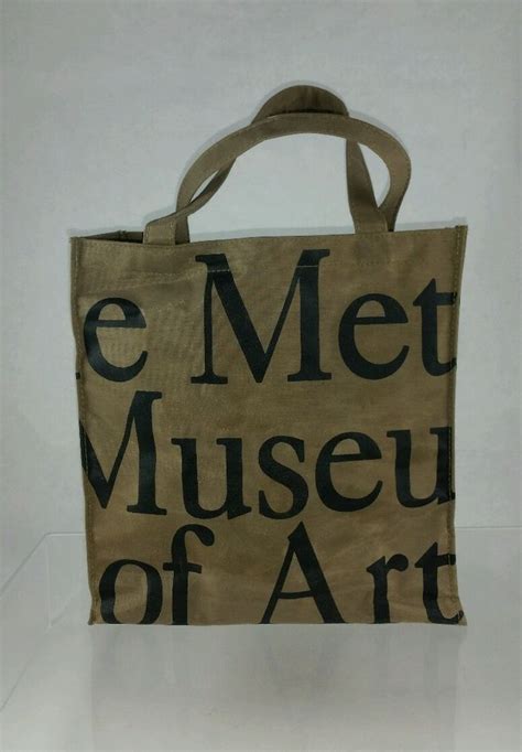 art museum tote bag.